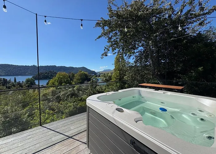 ゲストハウス Stylish Okareka Retreat Views, In 3*