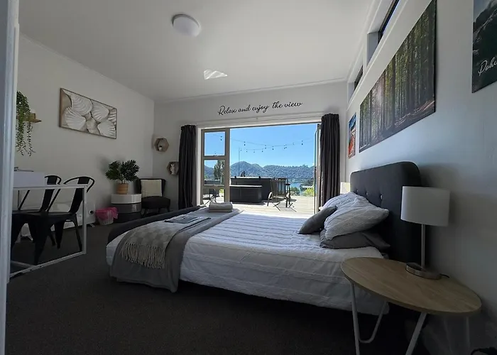 Stylish Okareka Retreat Views, In 3* ロトルア